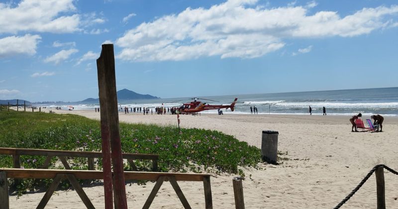 Helic&oacute;ptero Arcanjo foi acionado para resgate da v&iacute;tima – Foto: CBMSC/Reprodu&ccedil;&atilde;o/ND