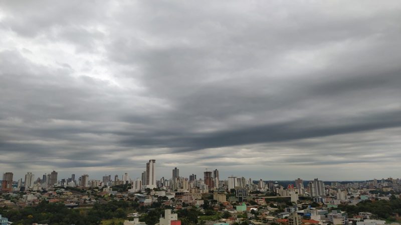 Temporal O temporal avança no Oeste nesta sexta-feira (9)