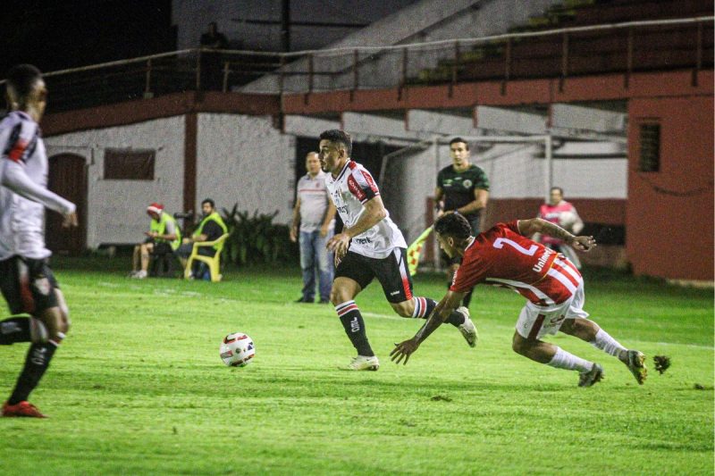 JEC enfrentou o Herc&iacute;lio Luz na noite deste domingo (26), em Tubar&atilde;o – Foto: Gustavo Mej&iacute;a/JEC/Divulga&ccedil;&atilde;o/ND