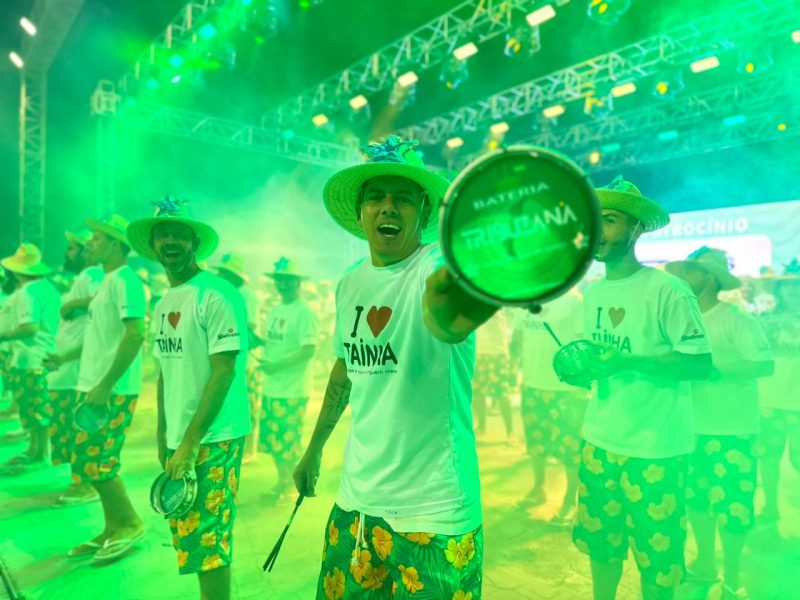 Escola realizou oficinas para treinar novos ritmistas – Foto: Thain&aacute; Klock/ND