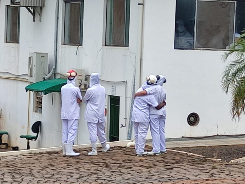 Vazamento de am&ocirc;nia atinge funcion&aacute;rios de frigor&iacute;fico – Foto: Patr&iacute;cia Silva/Lance Not&iacute;cias/ND