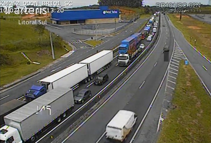 Filas se acumulam no local do acidente – Foto: Arteris Litoral Sul/Divulga&ccedil;&atilde;o/ND