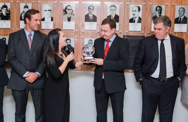 Homenagem reuniu nomes da advocacia catarinense. – Foto: Divulga&ccedil;&atilde;o/Eduardo Tarasca