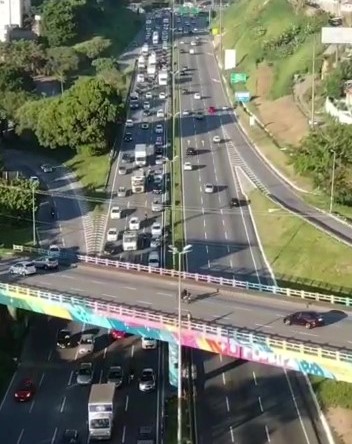 Tr&acirc;nsito intenso, com muitas filas e lentid&atilde;o marcam a manh&atilde; desta quinta-feira (2), na Grande Florian&oacute;polis – Foto: GMF/Divulga&ccedil;&atilde;o/ND