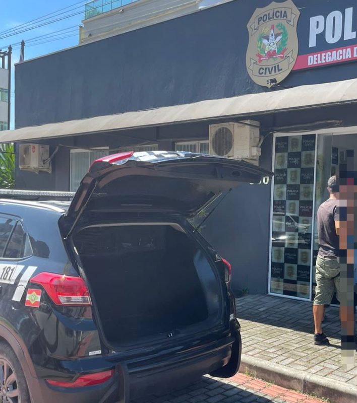 Homem foi preso durante opera&ccedil;&atilde;o da Pol&iacute;cia Civil – Foto: Reprodu&ccedil;&atilde;o/Pol&iacute;cia Civil