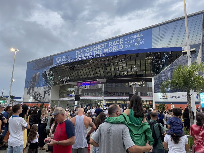 Publico compareceu a abertura oficial da regata nesta quarta-feira (29) – Foto: Nathalia Fontana/Reprodu&ccedil;&atilde;o/ND