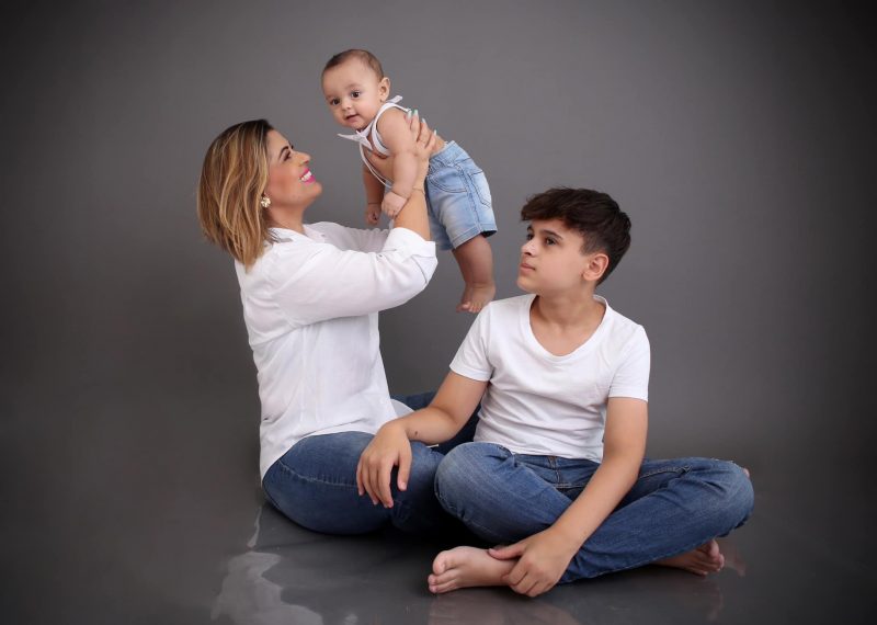 Andreza comenta sobre a romantiza&ccedil;&atilde;o da m&atilde;e solo: “voc&ecirc; &eacute; guerreira” – Foto: Sc&oacute;z Fotografia/Arquivo Pessoal/Cedido/ND