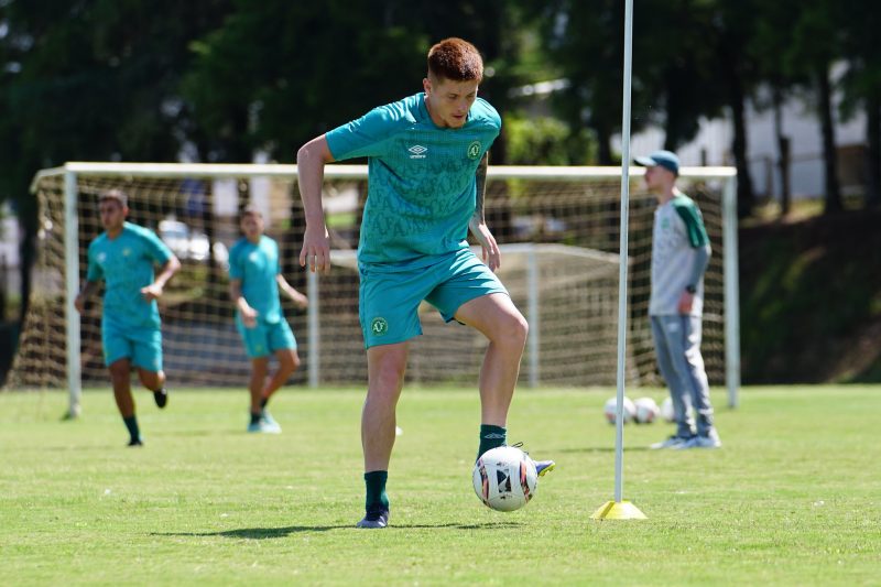 Vitor Becker será emprestado pela Chapecoense