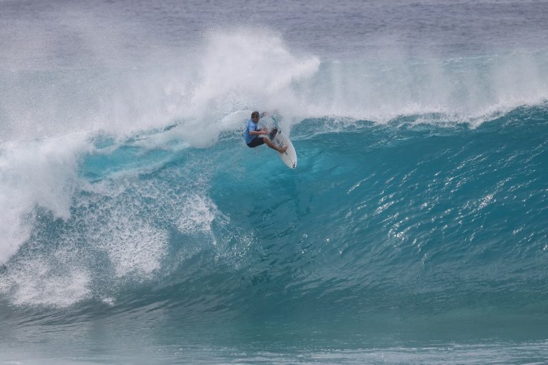 Brasileiro Lucas Silveira conquista QS3000 de Santa Cruz - Surf - Jornal  Record