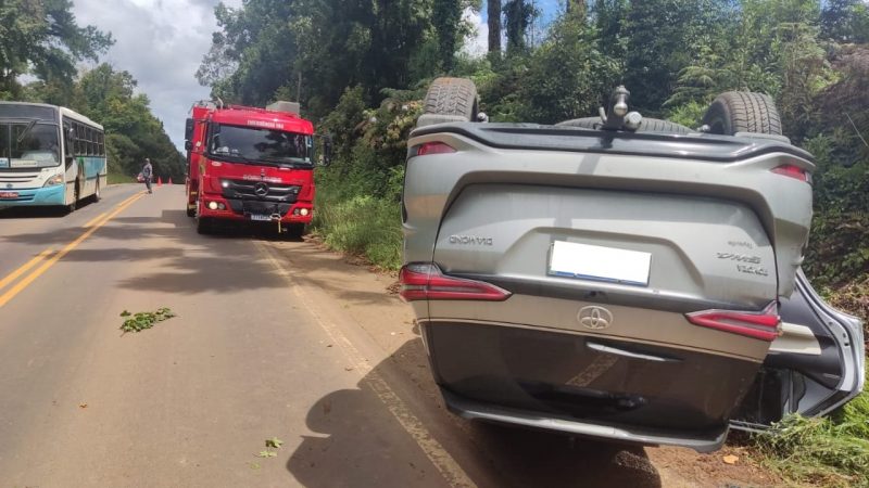 O acidente aconteceu na manh&atilde; desta quinta-feira &mdash; Foto: Corpo de Bombeiros/ND