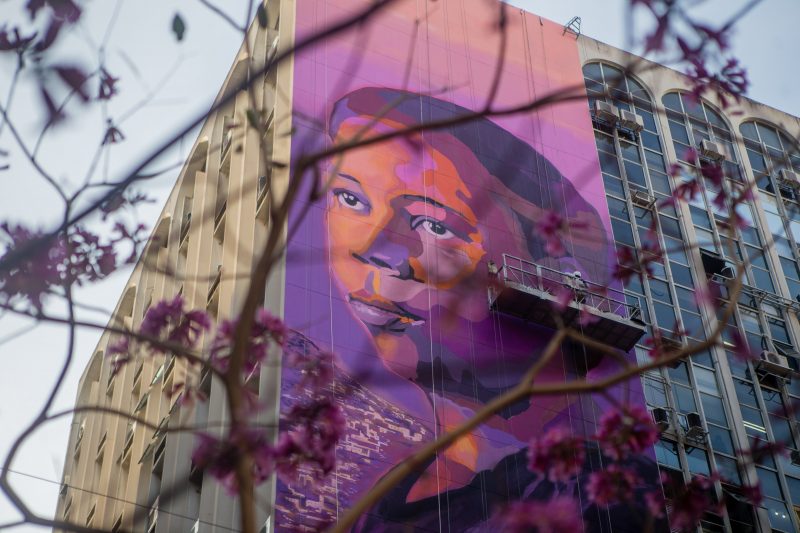 Mural em homenagem a Antonieta de Barros em Florianópolis