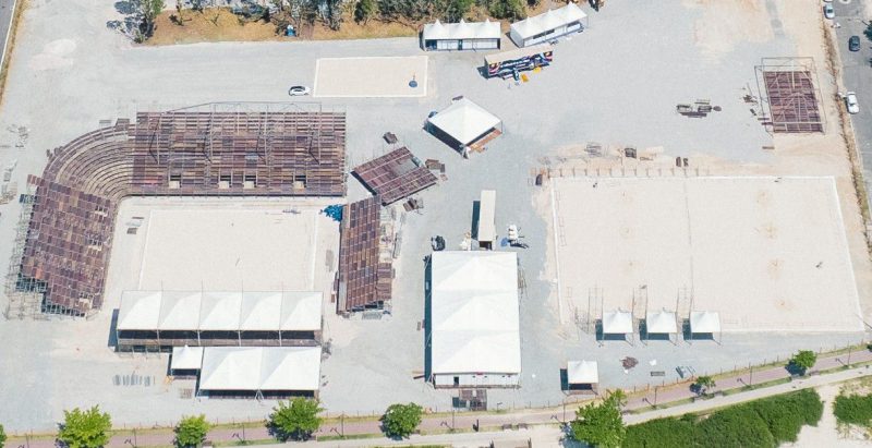 Estrutura montada na Meia Praia conta com arena principal e quatro arenas externas – Foto: Prefeitura de Itapema/Reprodu&ccedil;&atilde;o/ND