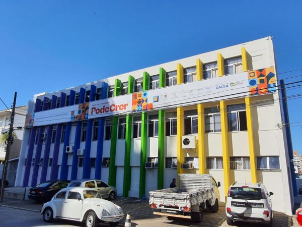 Fachada da Biblioteca Comunit&aacute;ria do Centro Cultural Escrava Anast&aacute;cia. – Foto: MPT-SC/Divulga&ccedil;&atilde;o/ND