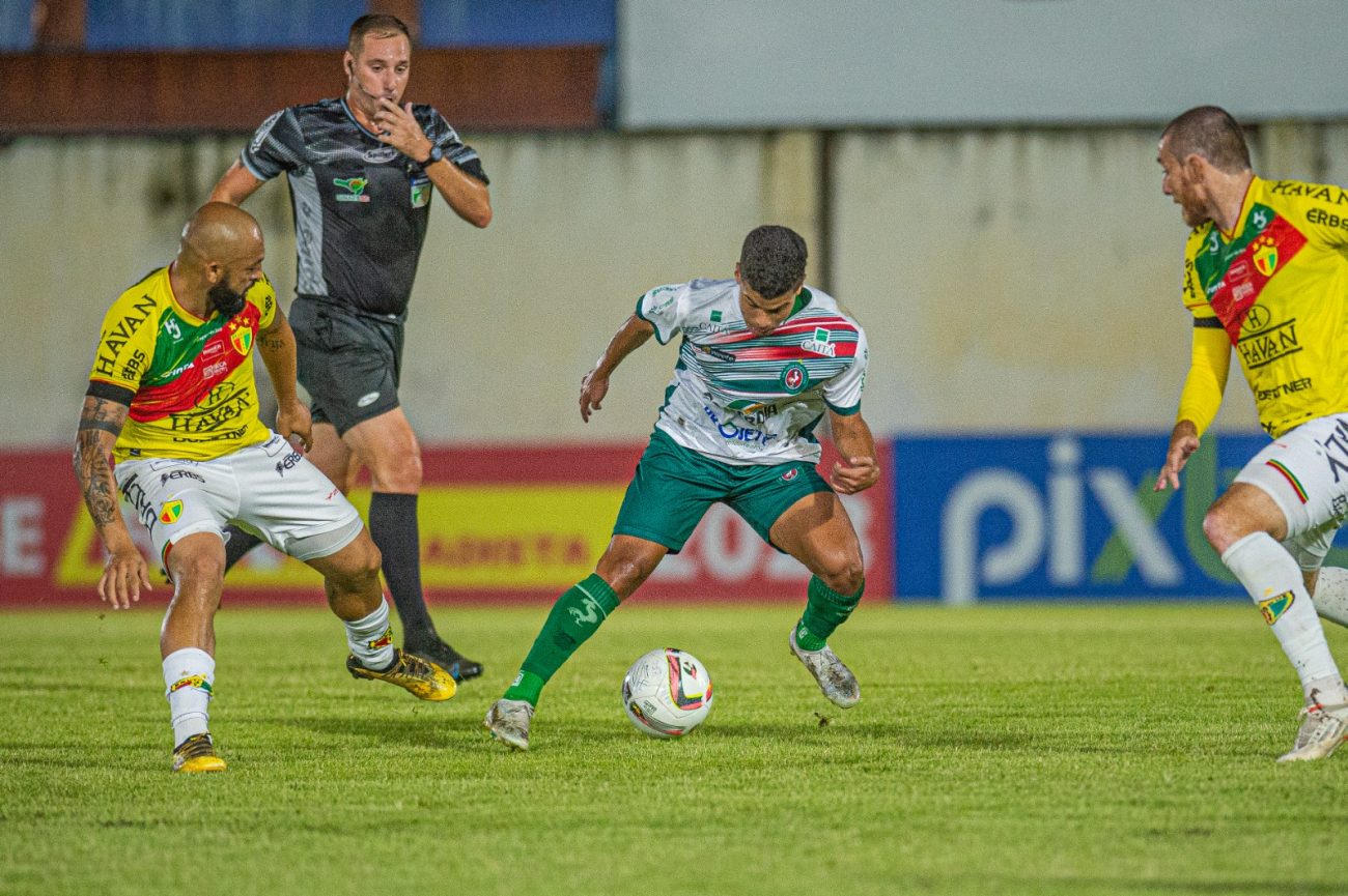 Debaixo de chuva, Brusque estreia com vitória no campeonato catarinense.  VEJA OS LANCES!