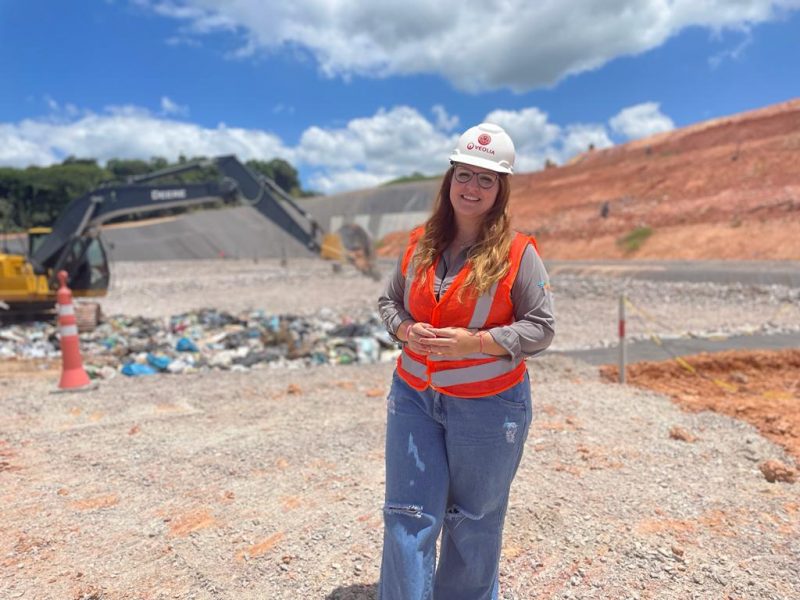 Camila Vulczak Golin tem 28 anos &eacute; gerencia o CGR Brusque – Foto: Veolia/Divulga&ccedil;&atilde;o