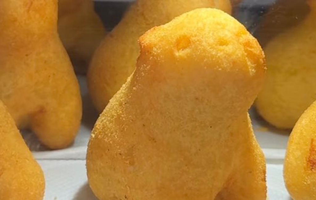 Feirante viraliza com pastel e coxinha em formato de capivara e