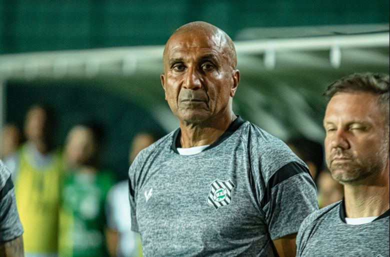 Cristóvão Borges durou pouquíssimo tempo no Alvinegro