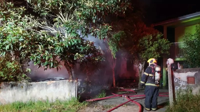 Foram utilizados cerca de 4.000 litros de &aacute;gua na opera&ccedil;&atilde;o – Foto: 5&ordm; BBM/Divulga&ccedil;&atilde;o/ND