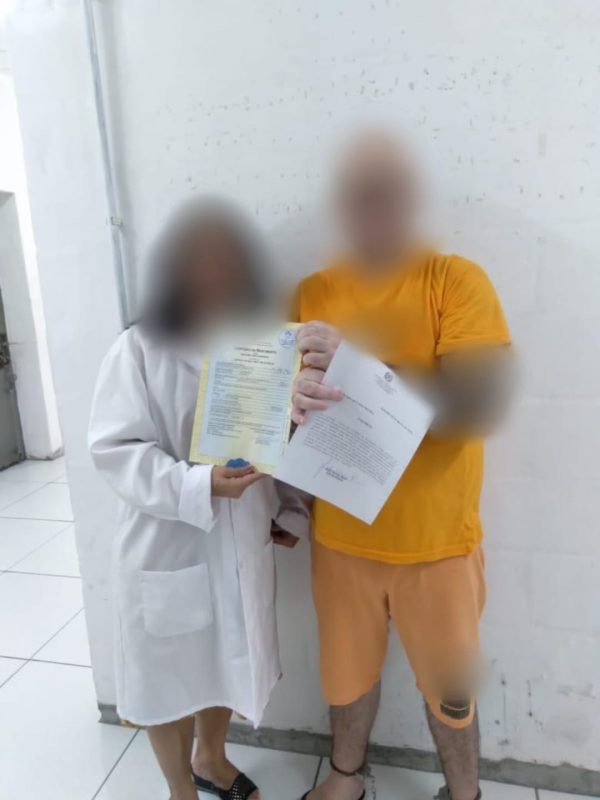 Certid&atilde;o foi entregue no dia do anivers&aacute;rio de 39 anos do homem – Foto: Internet/Reprodu&ccedil;&atilde;o/ND