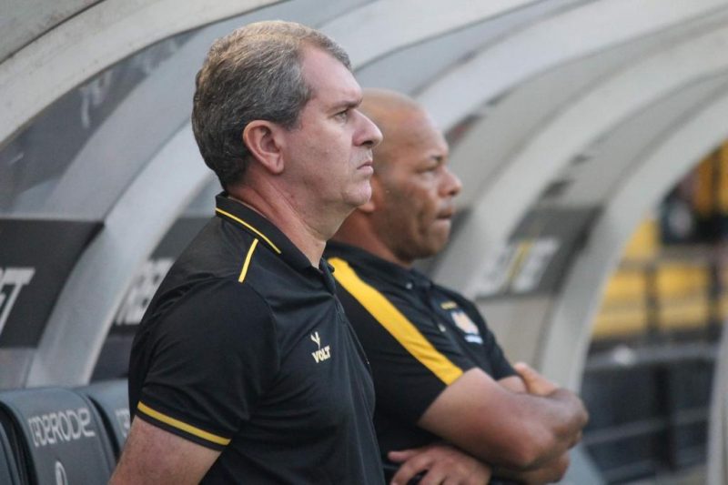 Claudio Tencati pediu atenção total no Criciúma para o jogo diante do Coritiba
