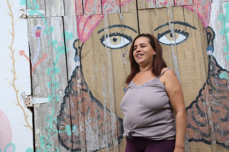 Gorete &eacute; uma das pessoas que conclui o ensino m&eacute;dio na comunidade – Foto: Carlos Jr/ND