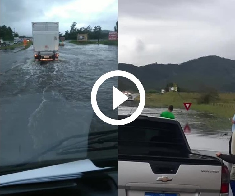 &Aacute;gua invadiu a pista nas proximidades do viaduto de acesso a Luiz Alves – Foto: Divulga&ccedil;&atilde;o/Redes Sociais/ND