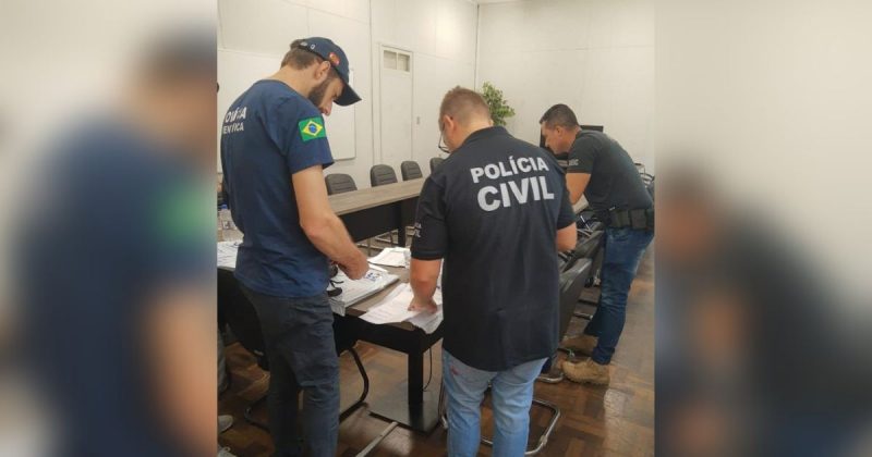 Opera&ccedil;&atilde;o que apura fraude em concurso cumpre mandado em casa de ex-prefeito no Sul de SC – Foto: PCSC/Divulga&ccedil;&atilde;o/ND