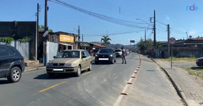Filas quilom&eacute;tricas geram confus&atilde;o no Ferry Boat em Navegantes – Foto: Reprodu&ccedil;&atilde;o/ND