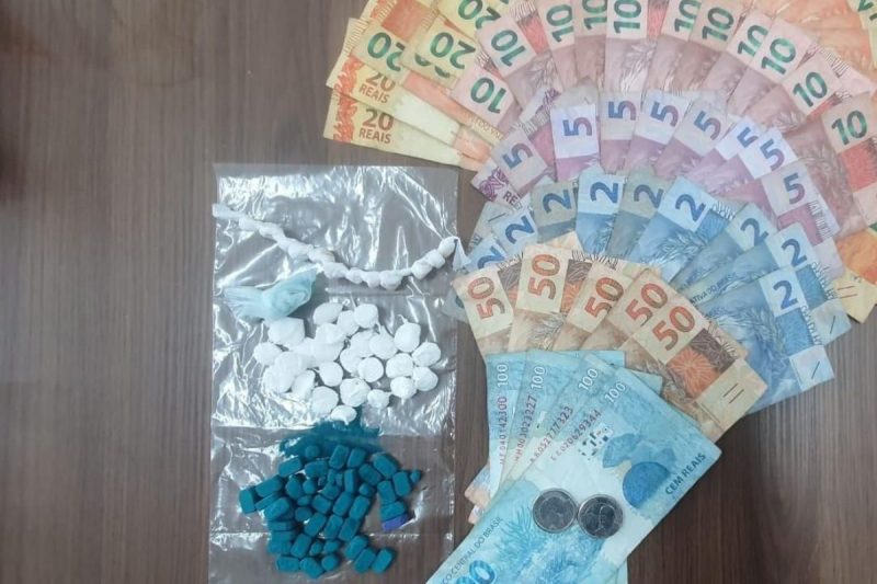 In the house of one of the defendants, portions of drugs and cash were found - Photo: PCSC / Disclosure