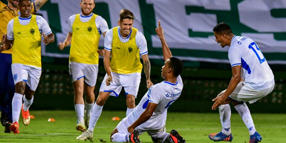 Barra’s disregard for Argel Fuchs leads to Chapecoense’s historic win in SC.