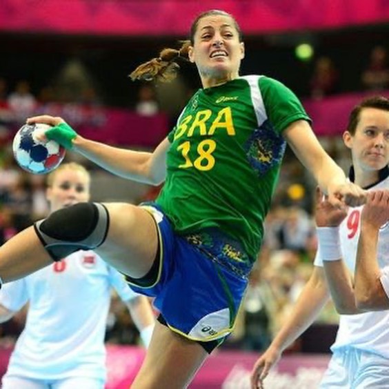 Eleita melhor jogadora do mundo, Duda Amorim anunciou a aposentadoria em 2022 – Foto: Reprodu&ccedil;&atilde;o/Instagram