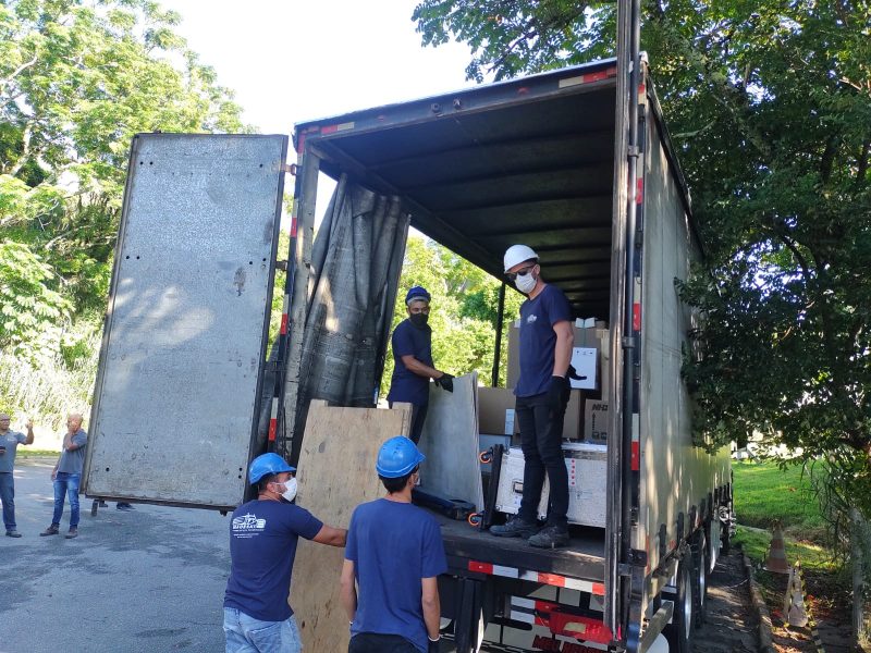 Imagem mostra a chegada do equipamento ao Hospital – Foto: Paulo Mueller/NDTV