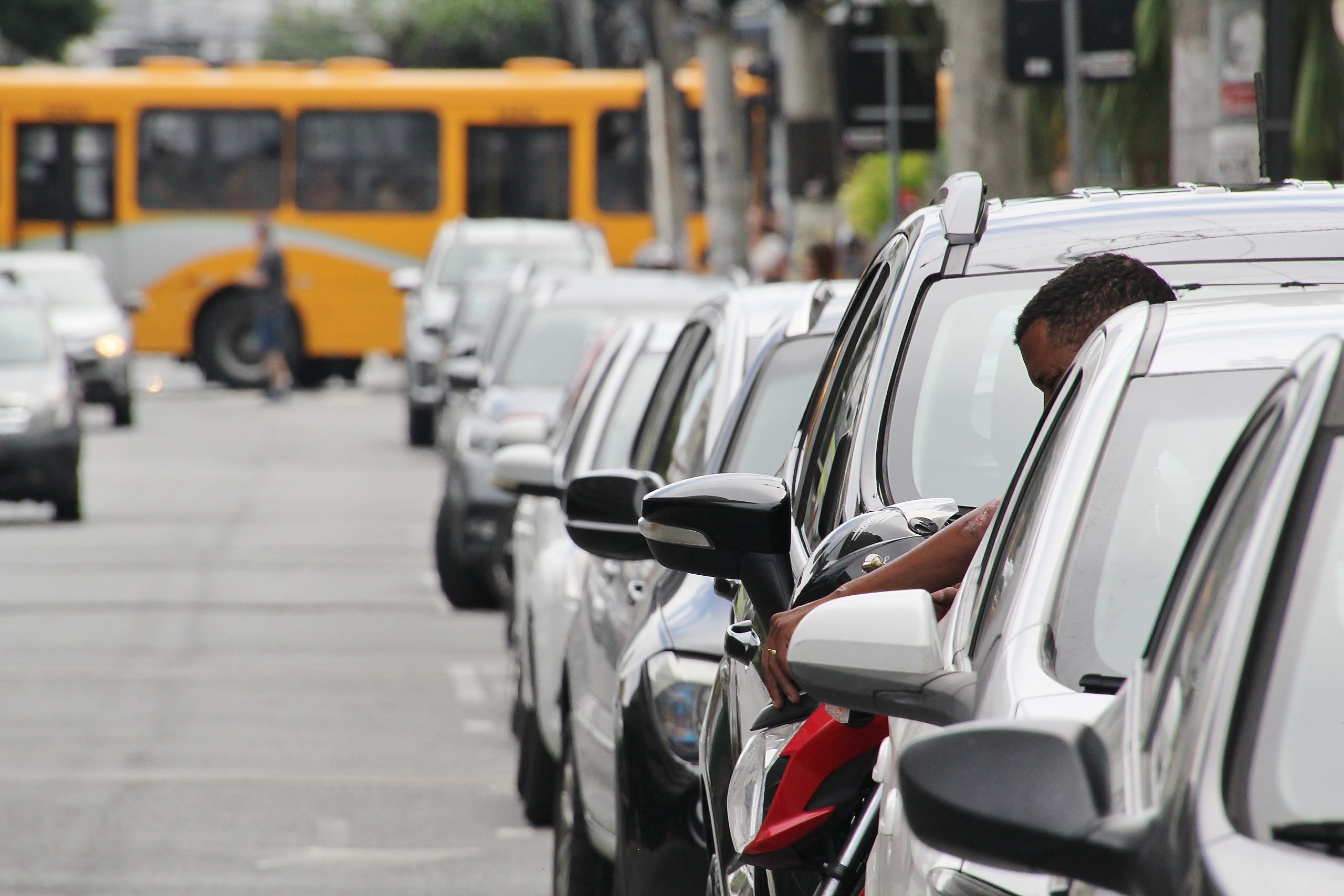 Zona Azul em Florianópolis: cobrança para estacionamento é retomada com  novo app