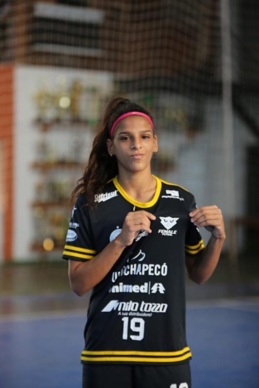 Camila &eacute; ex-atleta de Female, jogou em Chapec&oacute; entre 2020 e 2021. – Foto: Female/Reprodu&ccedil;&atilde;o/ND