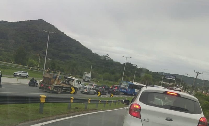 O acidente ocorreu pr&oacute;ximo do acesso ao bairro Ratones, na regi&atilde;o Norte de Florian&oacute;polis- Foto: Ricardo Pastrana/GMF/Reprodu&ccedil;&atilde;o/ND
