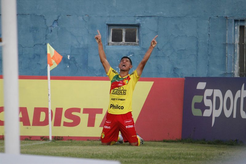 Brusque emplacou mais um jogo de invencibilidade neste domingo