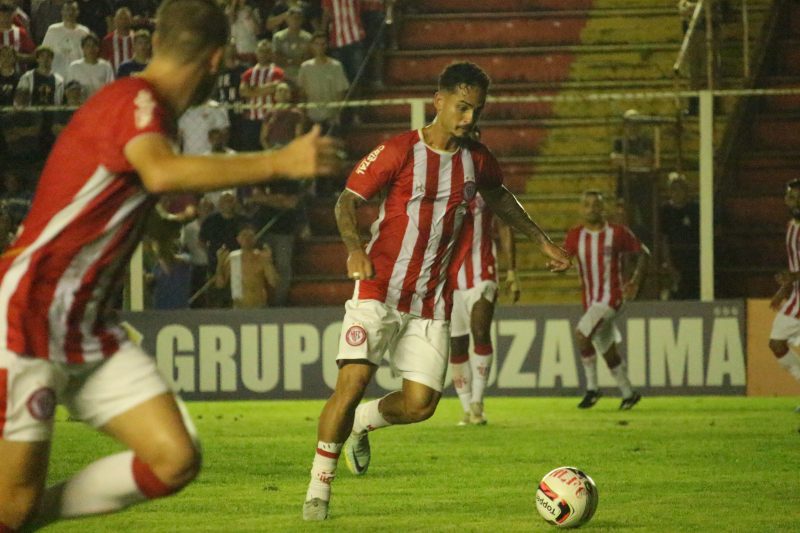 Herc&iacute;lio Luz avan&ccedil;a para a semifinal – Foto: William Lampert | Herc&iacute;lio Luz FC | ND