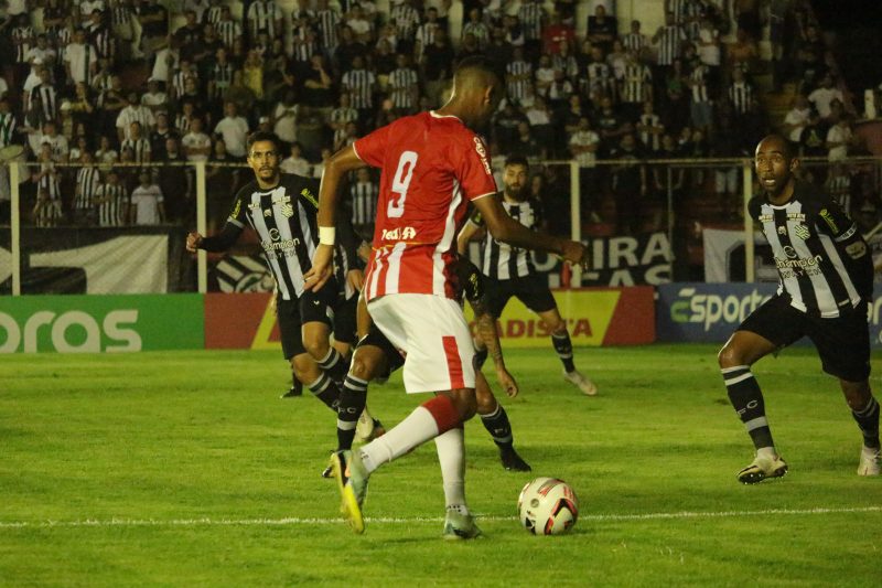 Hercílio Luz e Figueirense fizeram primeiro tempo de poucas emoções