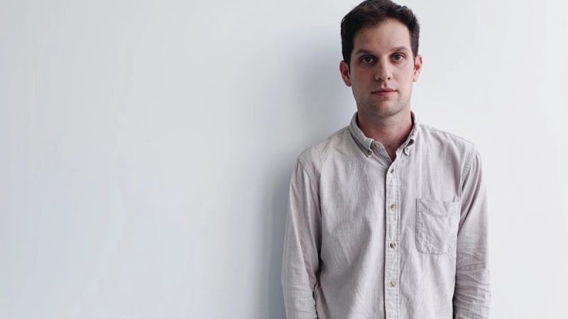 Evan Gershkovich, rep&oacute;rter do jornal The Wall Street Journal, foi detido nesta quinta-feira – Foto: Reprodu&ccedil;&atilde;o/evangershkovich.com/ND