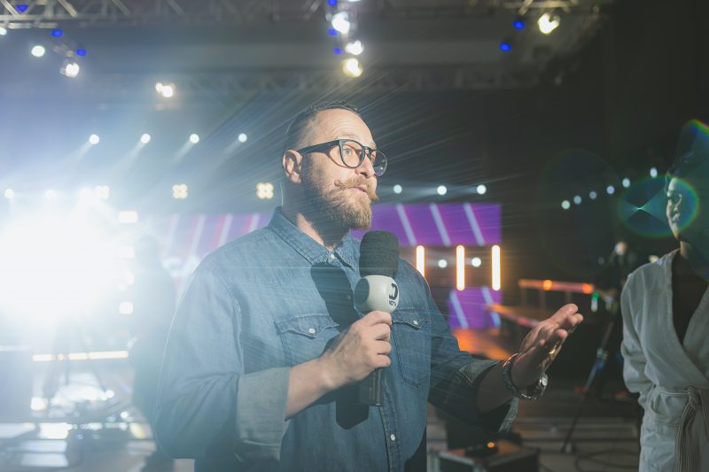 Mancha sempre iluminado e antenado em tudo que acontece no programa e nos bastidores – Foto: Jos&eacute; Somensi/Divulga&ccedil;&atilde;o/ND