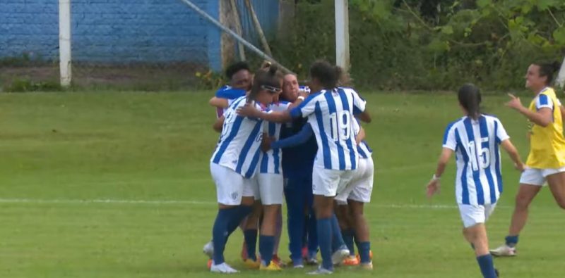 Ava&iacute;/Kindermann chegou ao empate j&aacute; nos acr&eacute;scimos do segundo tempo – Foto: TV Ava&iacute;/Reprodu&ccedil;&atilde;o/ND