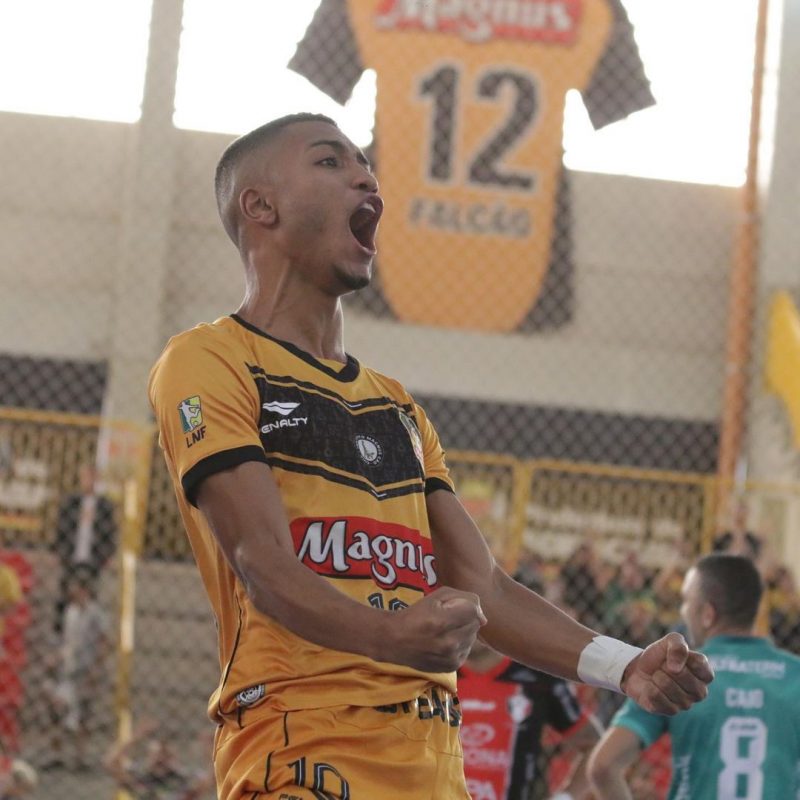 Leozinho, do Sorocaba, vence pela segunda vez prêmio de melhor jogador  jovem de futsal do mundo, futsal