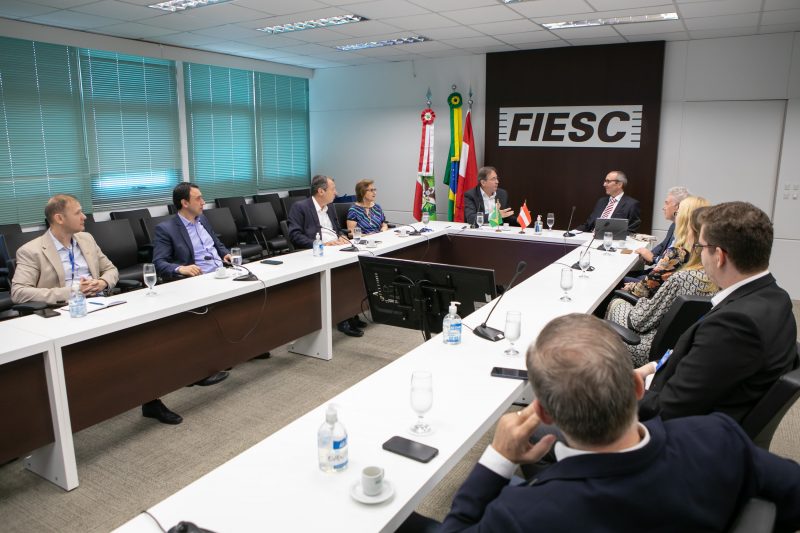 Embaixador da &Aacute;ustria foi recebido nesta ter&ccedil;a-feira na Fiesc – Foto: Filipe Scotti/ND