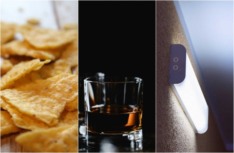 conhaque, salgadinho, luminária