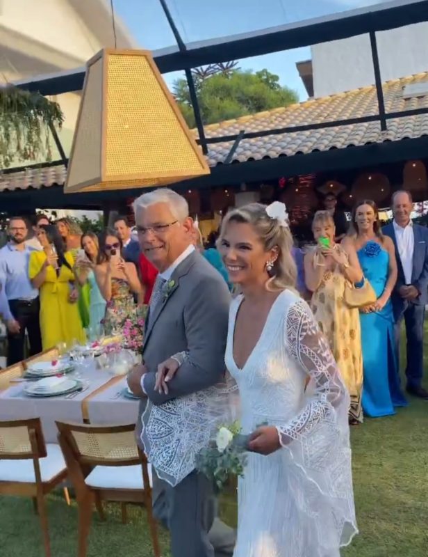 Former Deputy Governor Eduardo Piño Moreira with his children and grandchildren at the wedding of the younger Isabelle on Saturday in Florianopolis.  – Photo: Disclosure/ND