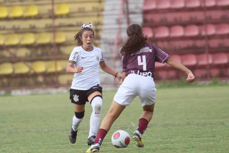 Em 2019, Nati conseguiu jogar com os meninos do Ava&iacute;; agora, outras podem fazer o mesmo – Foto: Henrique Barreto/Divulga&ccedil;&atilde;o/ND