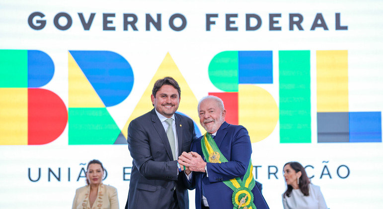 O presidente da Rep&uacute;blica, Luiz In&aacute;cio Lula da Silva, na cerim&ocirc;nia de posse do ministro das Comunica&ccedil;&otilde;es, Juscelino Filho – Foto: RICARDO STUCKERT/PR/ND