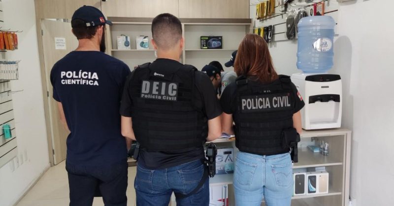 Pol&iacute;cias Civil e Cient&iacute;fica cumprem mandado de busca e apreens&atilde;o em I&ccedil;ara – Foto: PCSC/Divulga&ccedil;&atilde;o/ND