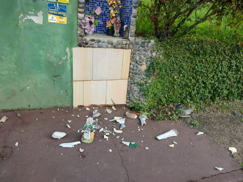 O homem suspeito de quebrar as imagens sacras foi preso em Ouro. &mdash; Foto: Pol&iacute;cia Civil/Reprodu&ccedil;&atilde;o/ND