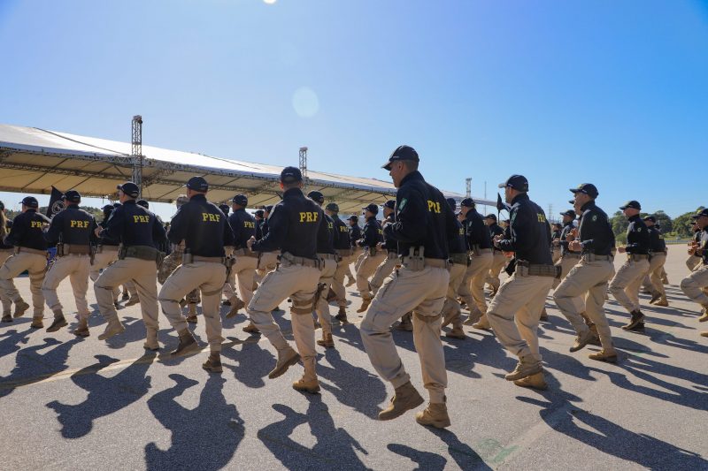 Policiais rodovi&aacute;rios federais na UniPRF, em Canasvieiras – Foto: Teresa Vieira/Divulga&ccedil;&atilde;o/ND